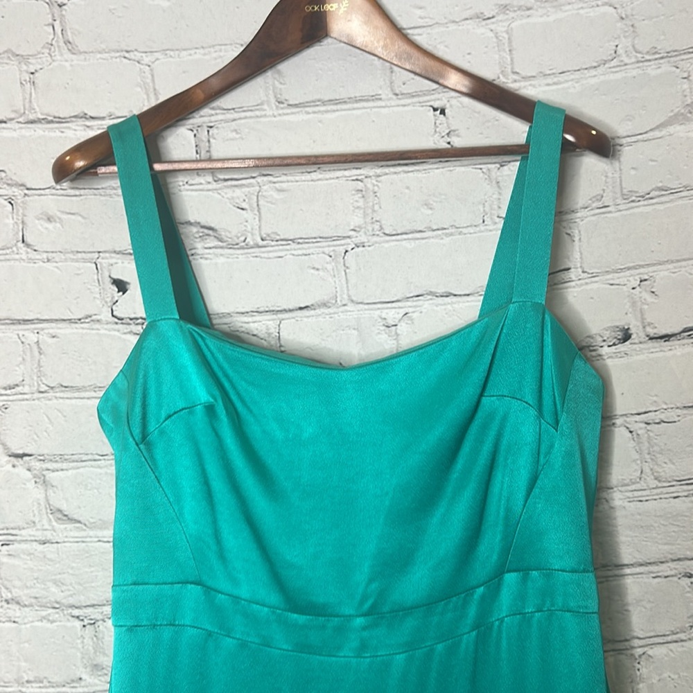 J. Crew Collection Green Satin-Like Ruffle Hem Dress Size 10 Excellent Condition - Picture 3 of 10